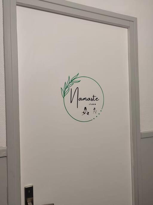 Appartamento Namaste Studio By T&L Denain Esterno foto